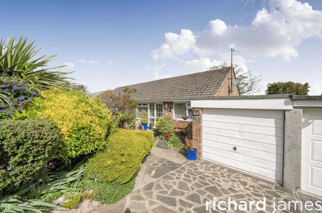 Main image of property: The Broadway, Rodbourne Cheney, Swindon, SN25