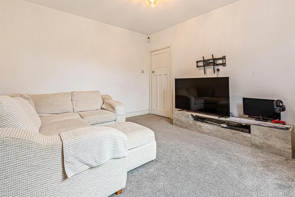 Kingsway Road, Leicester - More