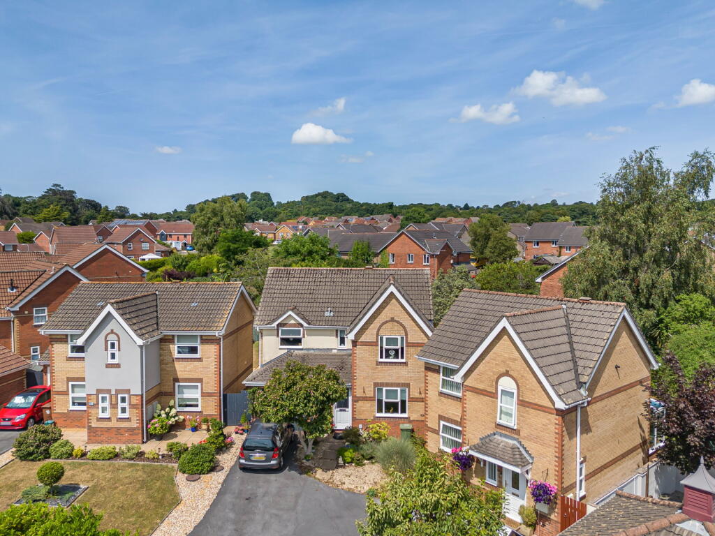 Main image of property: Maes Ty Gwyn, Llangennech, Llanelli, SA14 8XY