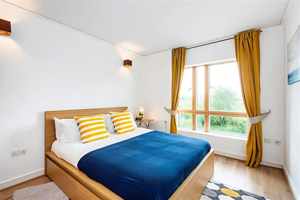 Apartment in London, Royal Borough of Greenwich - More