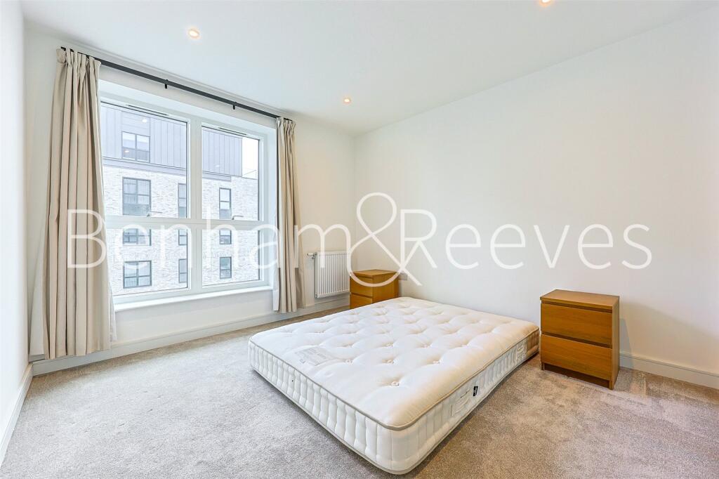 Apartment in Southall - View 3