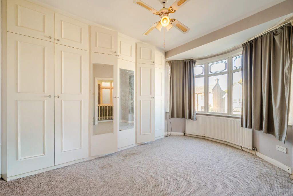 House in London - View 5
