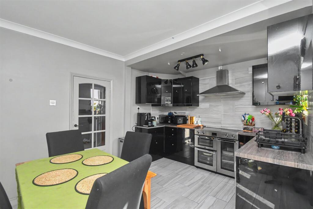 Wheatley Avenue, Corby