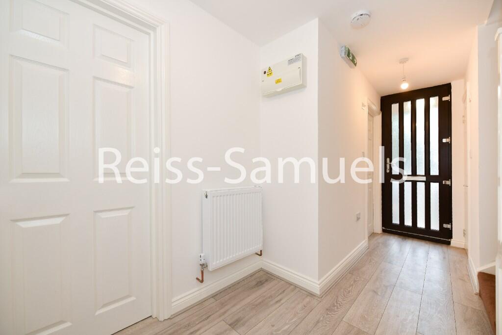 5 bedroom terraced house for rent