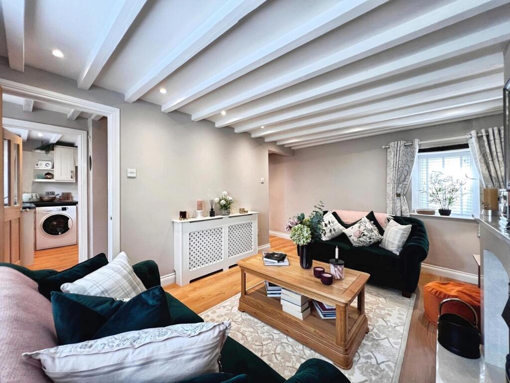 House in Worcester - View 2