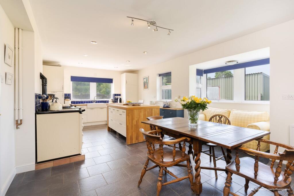 Wern Fawr Farm, Ystradowen, Cowbridge, CF71 7SY - More