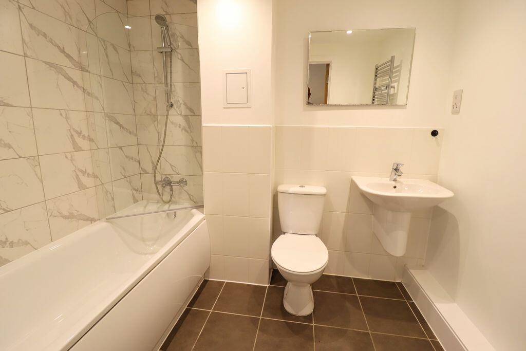 Apartment in Milton Keynes - View 5