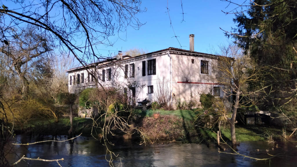 Main image of property: Poitou-Charentes, Charente, St-Fraigne