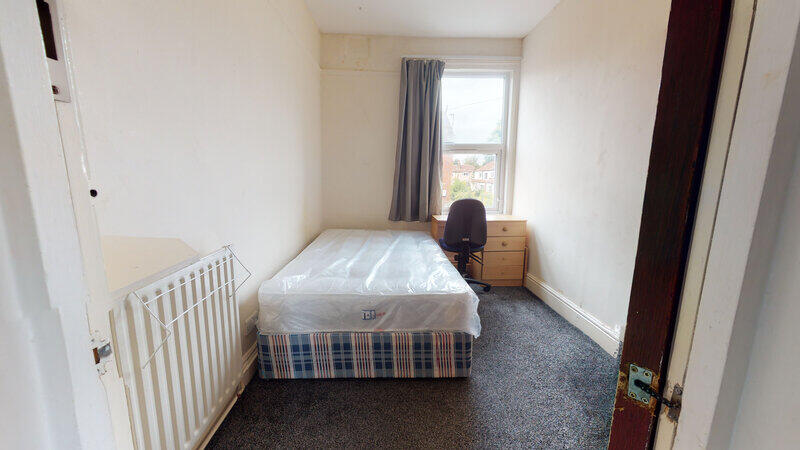 7 bedroom end of terrace house for rent