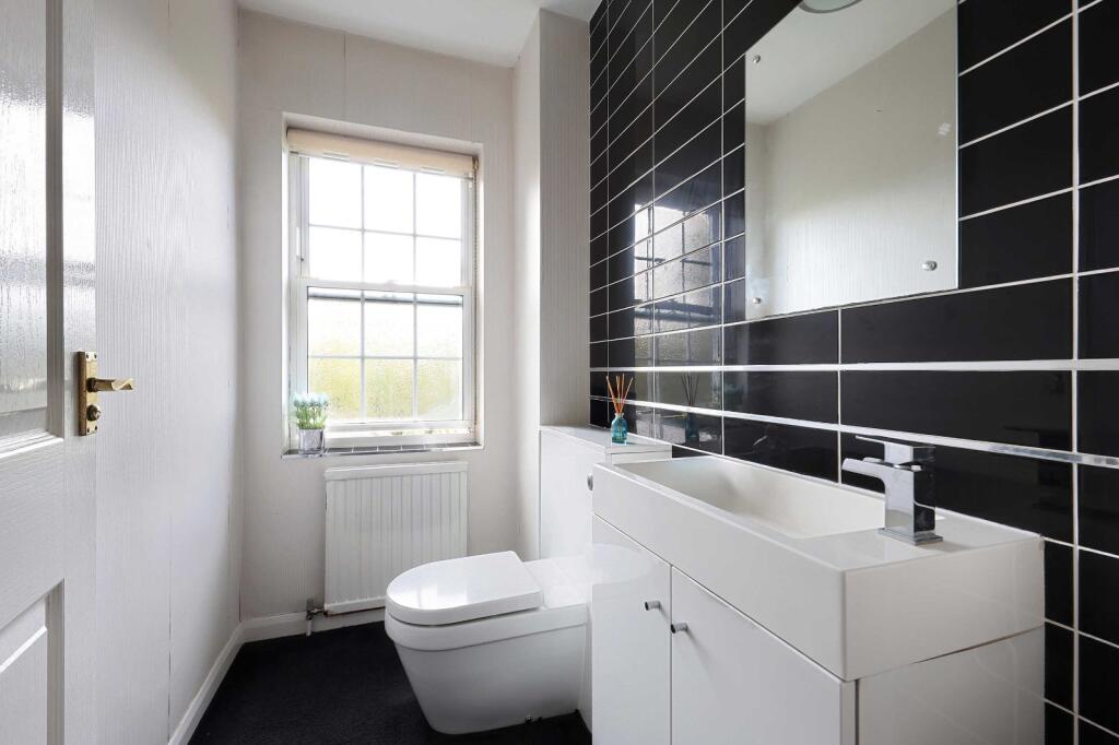 House in Hemel Hempstead - More