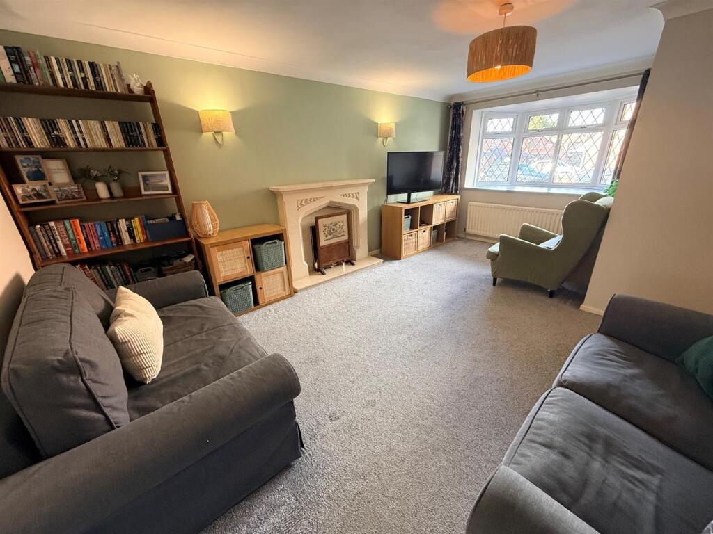 Bramber Way, Stourbridge, DY8 2BQ photo 3
