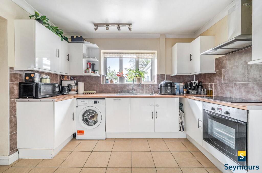 House in Guildford, Surrey - View 4