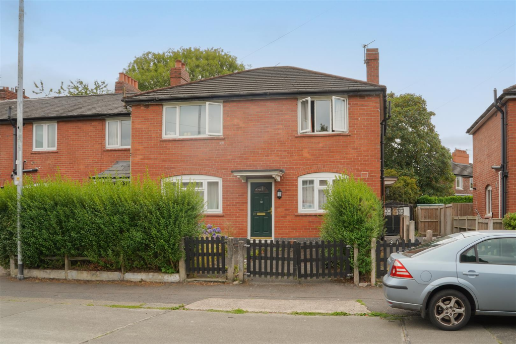 2-bed flat on Dagnall Avenue, Chorlton, £210,000