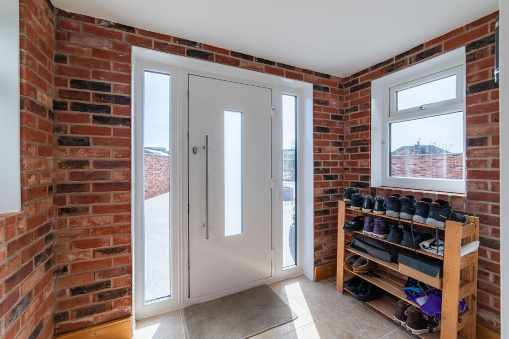 House in Sefton, Liverpool City Region - View 3