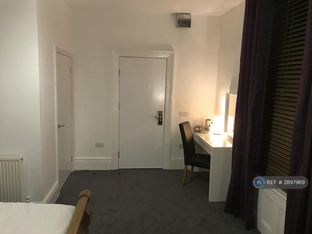 1 bedroom house share for rent