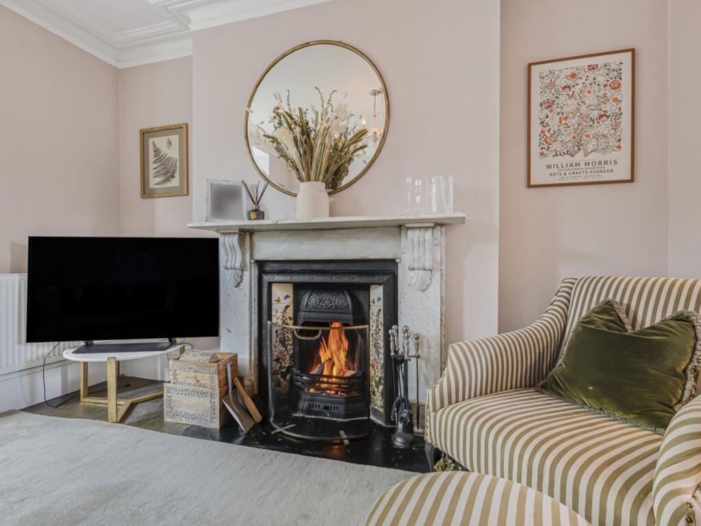 House in Canterbury, Kent - View 4