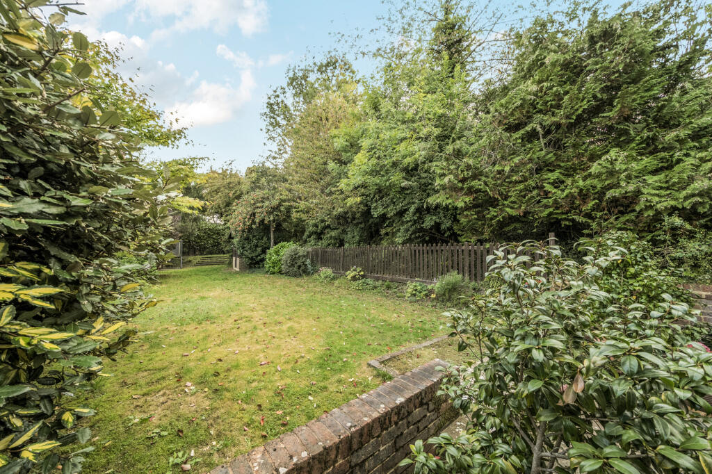 Orchard Lane, Amersham, HP6 photo 2
