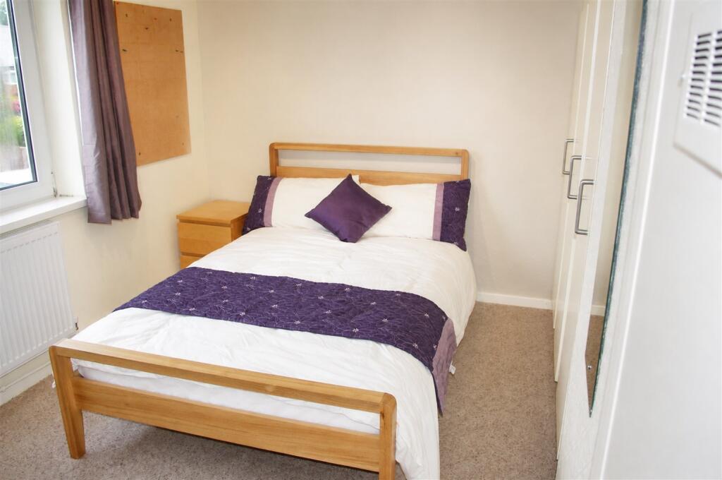 House in Birmingham, West Midlands - More