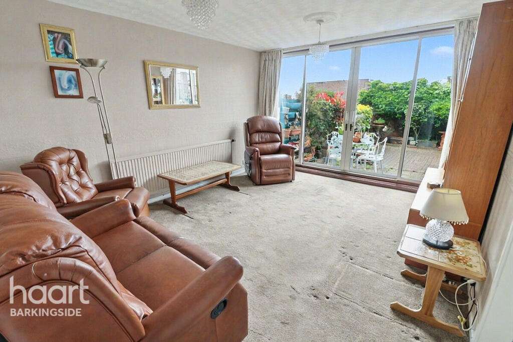 Haldon Close, Chigwell – pohled 4