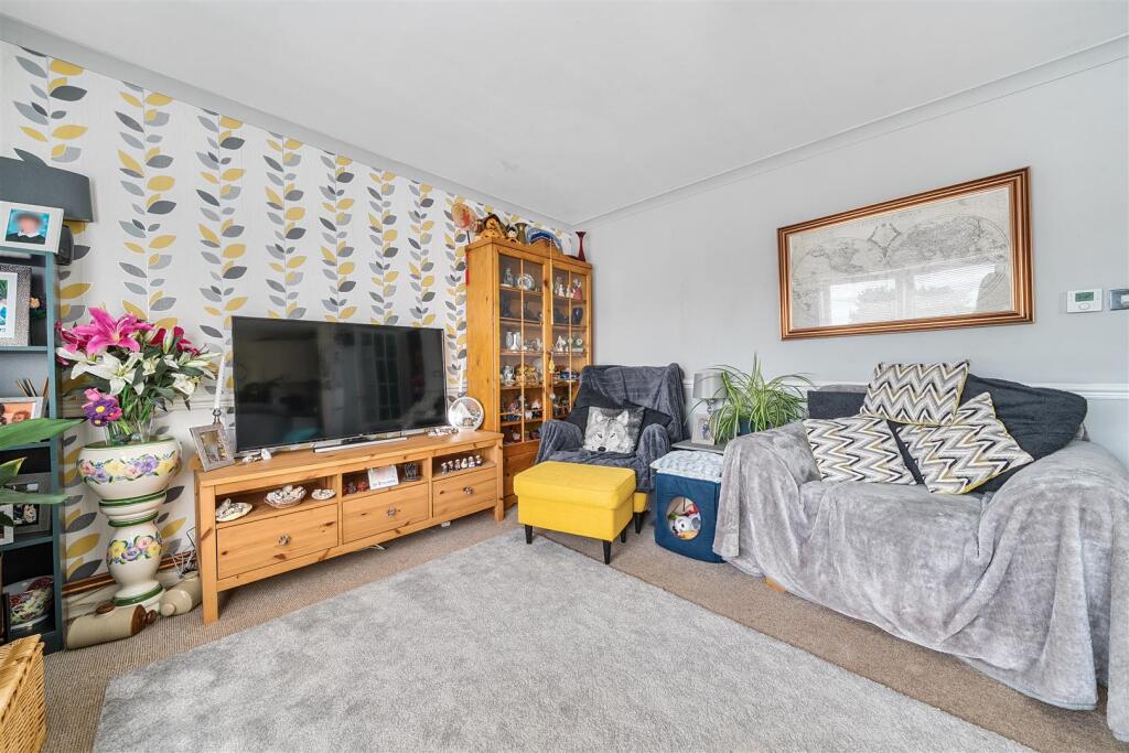 Apartment in Bristol, Hengrove - View 5