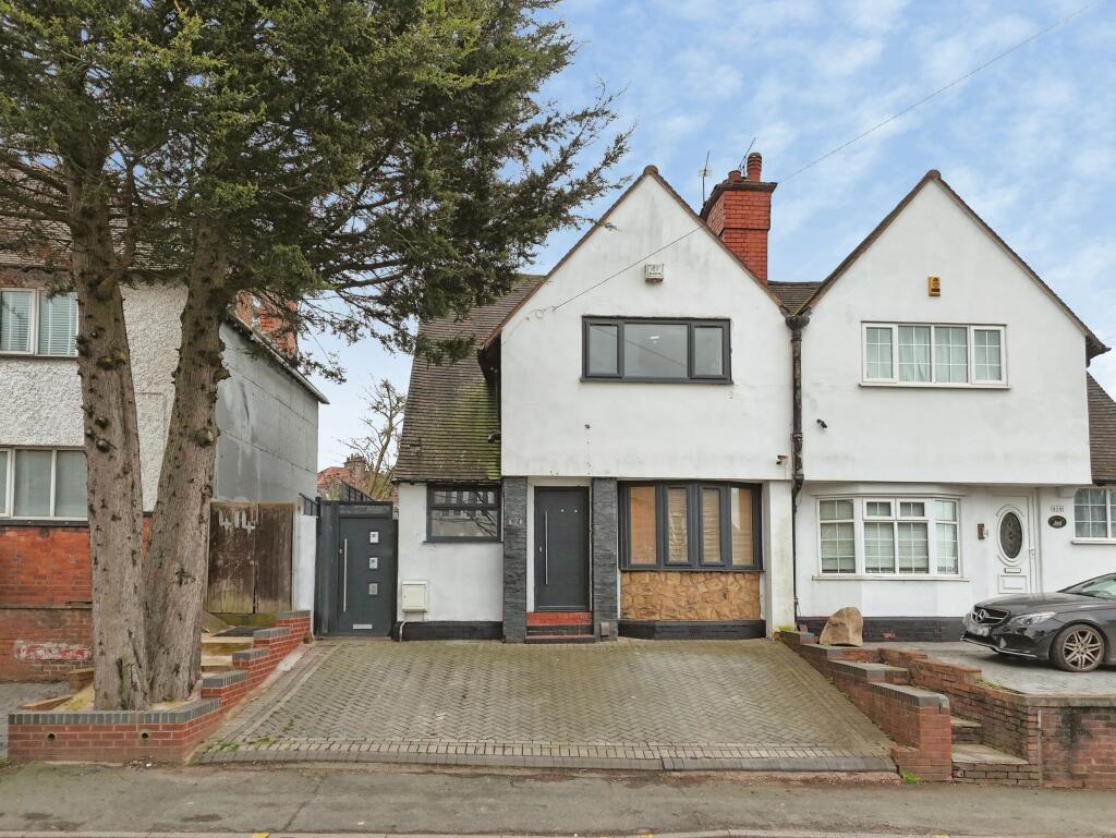 Main image of property: Cannock Road, Fallings Park, Wolverhampton, WV10