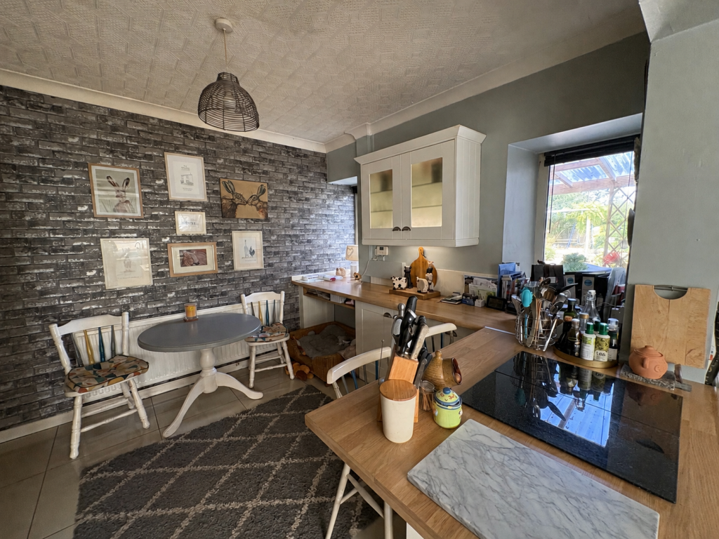 House in Gwauncaegurwen, Neath Port Talbot - View 4