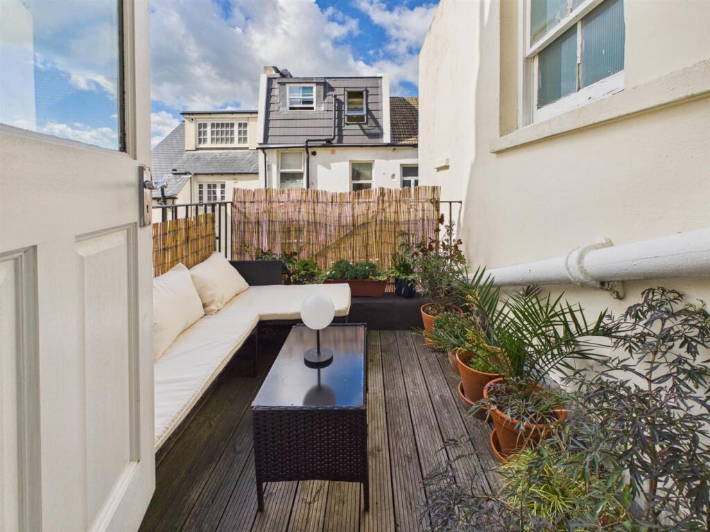 Apartment in Brighton - View 2