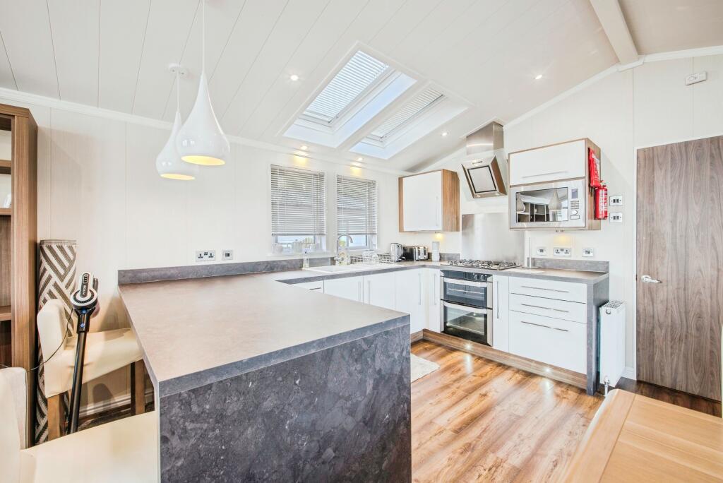 937 haven crest, Tenby, SA70 photo 4