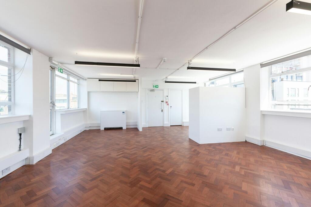 6th floor West 09.jpg