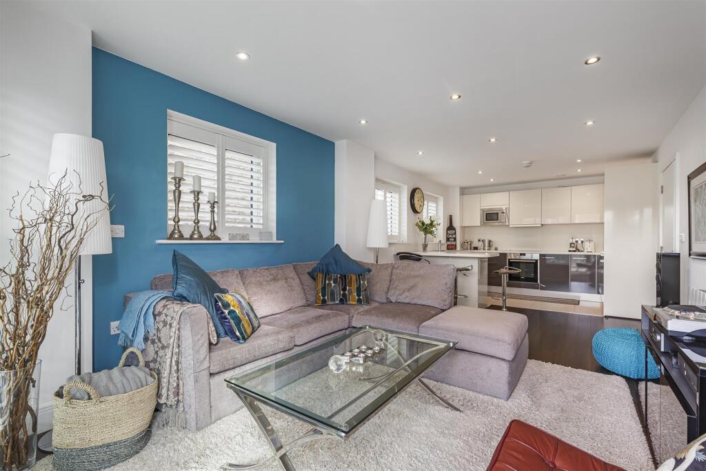 Main image of property: Roehampton Lane, Putney, SW15