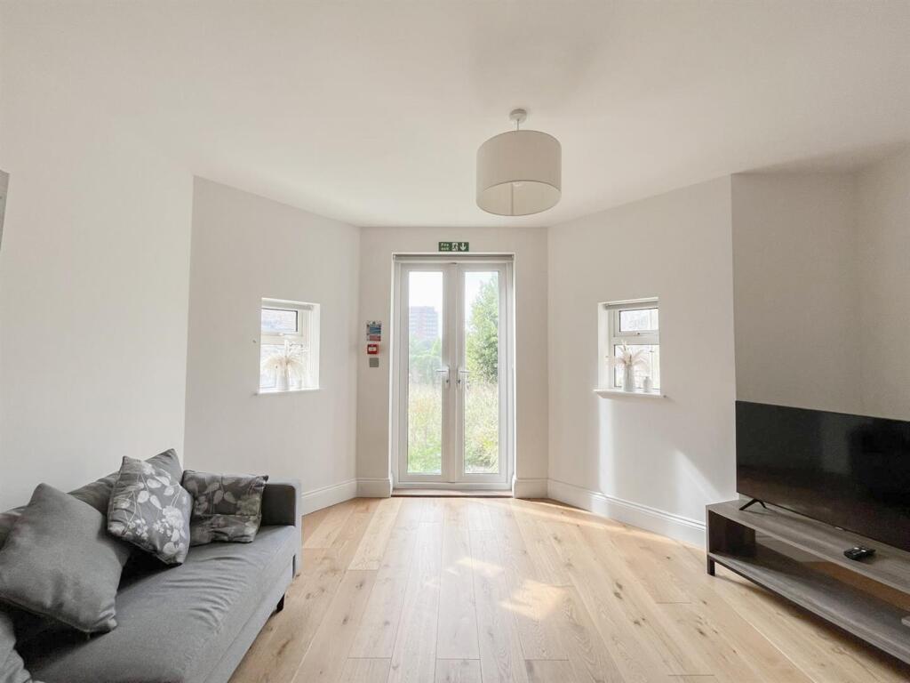 Apartment in Tonbridge - View 4