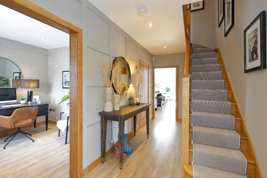 House in Huddersfield - View 4