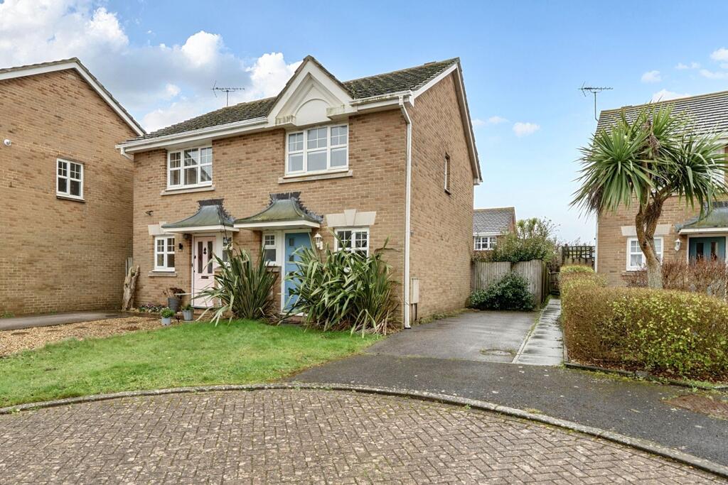 Main image of property: Douglas Close, Middleton-On-Sea, PO22