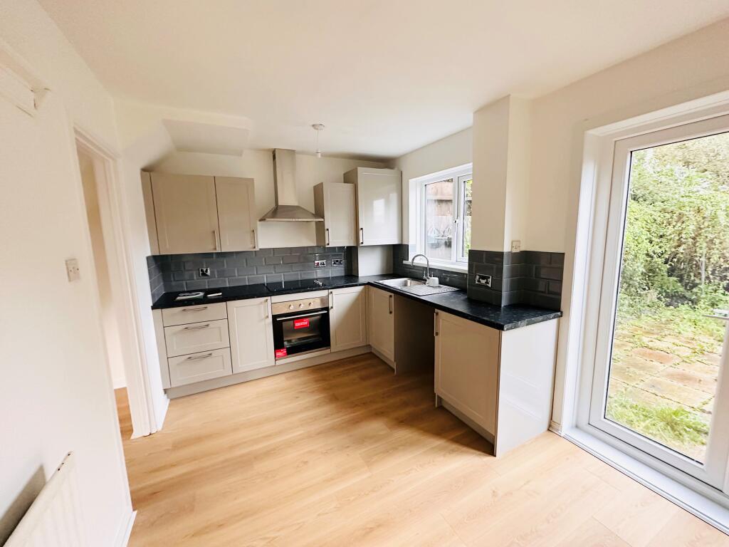 Main image of property: Ffynnon Wen, Clydach, SWANSEA