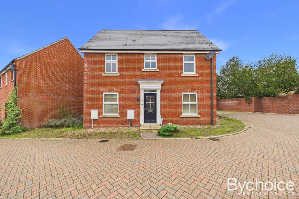 4-bed detached on Ann Strutt Close, Hadleigh, Ipswich, Suffolk, £375,000
