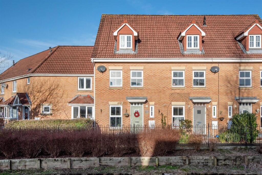 3-bed house on Marine Crescent, Buckshaw Village, Chorley, £219,995