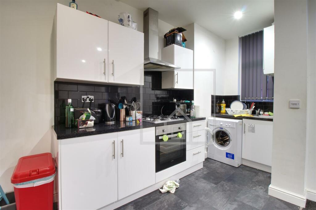 Royal Park Terrace, Hyde Park, Leeds - Поглед 2