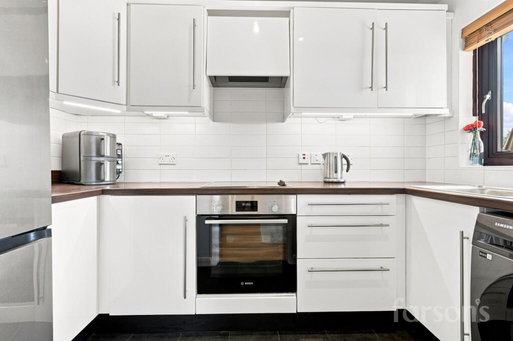 Apartment in Brentwood, Essex - View 5