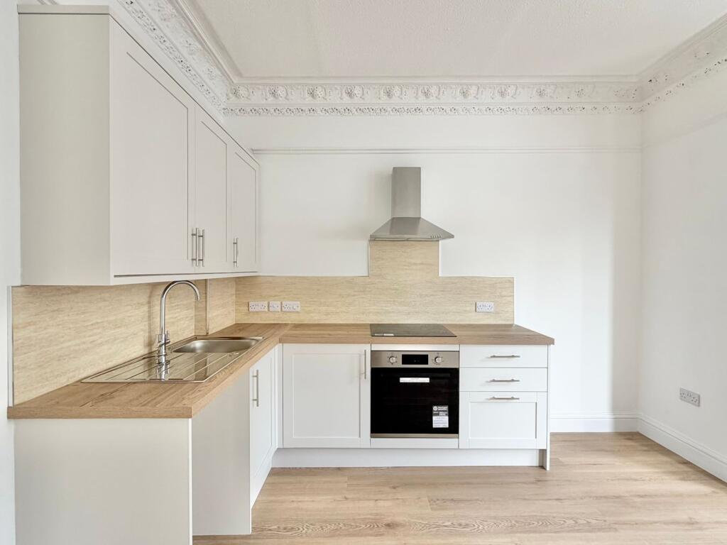 Apartment in Bexhill-on-Sea, Central - View 3