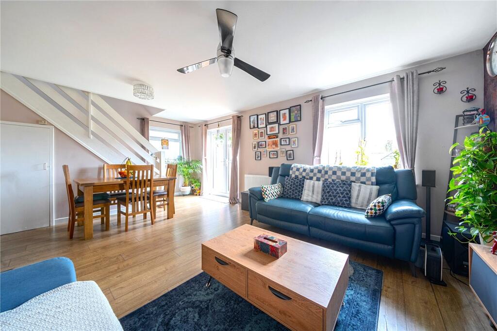 Walton Way, Newbury, Berkshire, RG14 photo 4