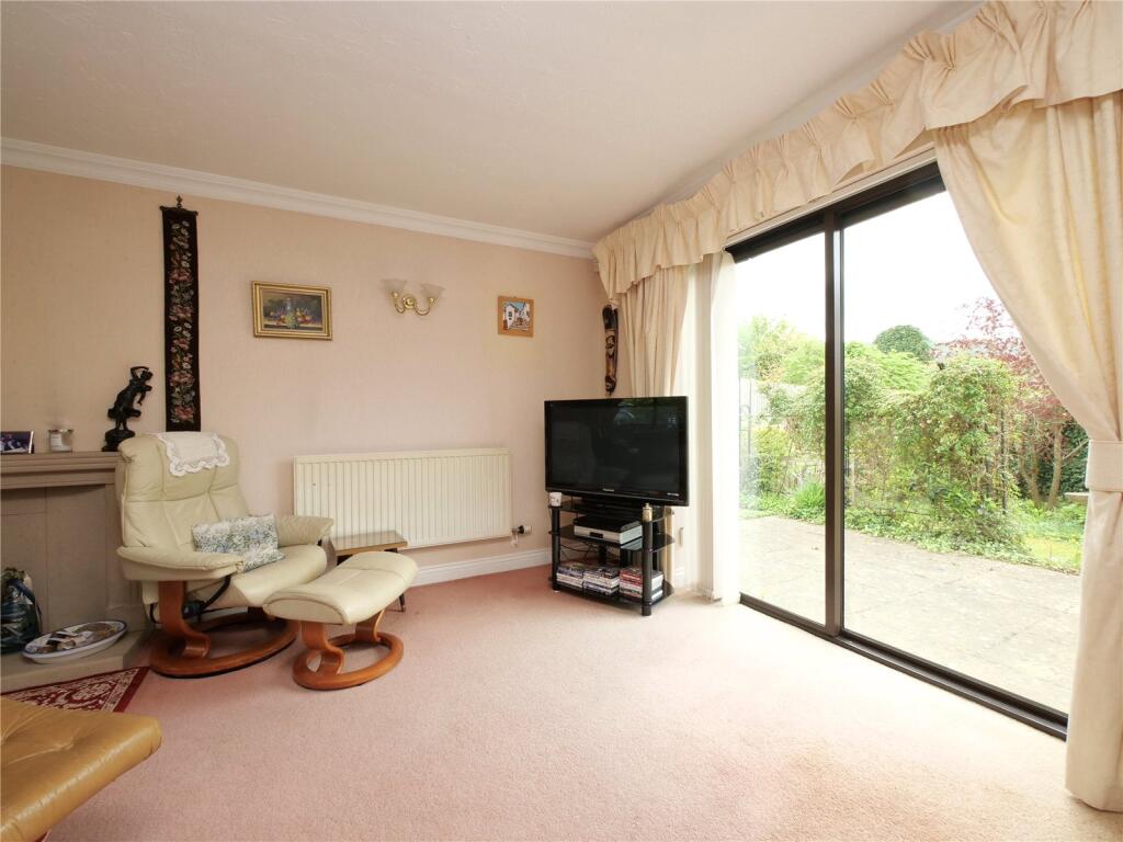 Sutton Park – Spacious Family Home with Incredible Potential, Bishop Sutton photo 4