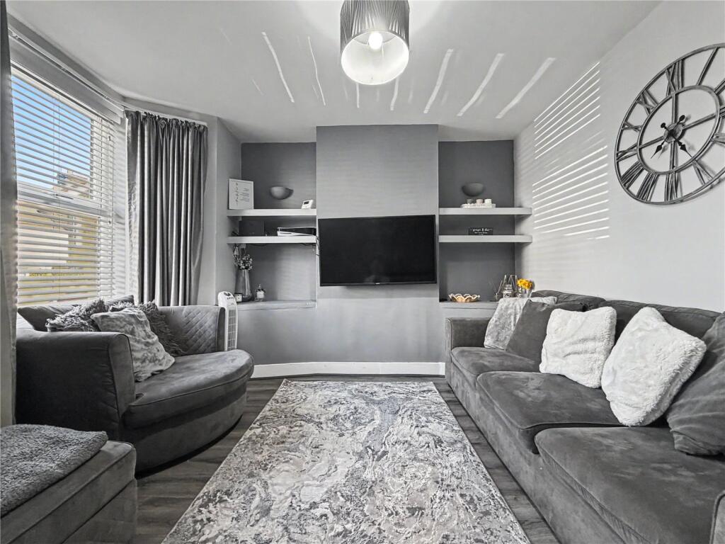 House in Gillingham, Medway - View 4