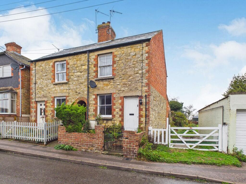 2 Bedroom Semi-Detached in NN12 7QE