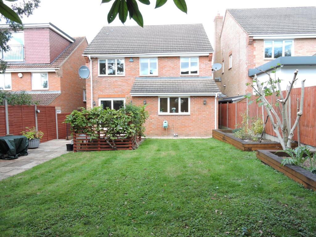 House in Broxbourne, Hertfordshire - View 2
