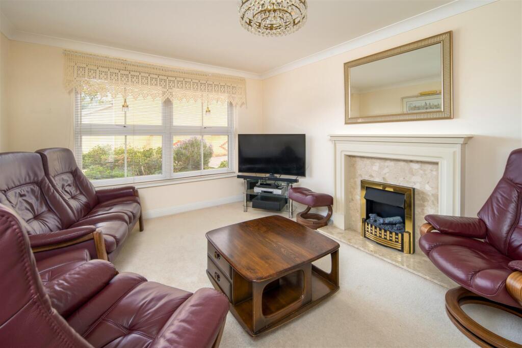 Osborne Heights, East Cowes photo 4