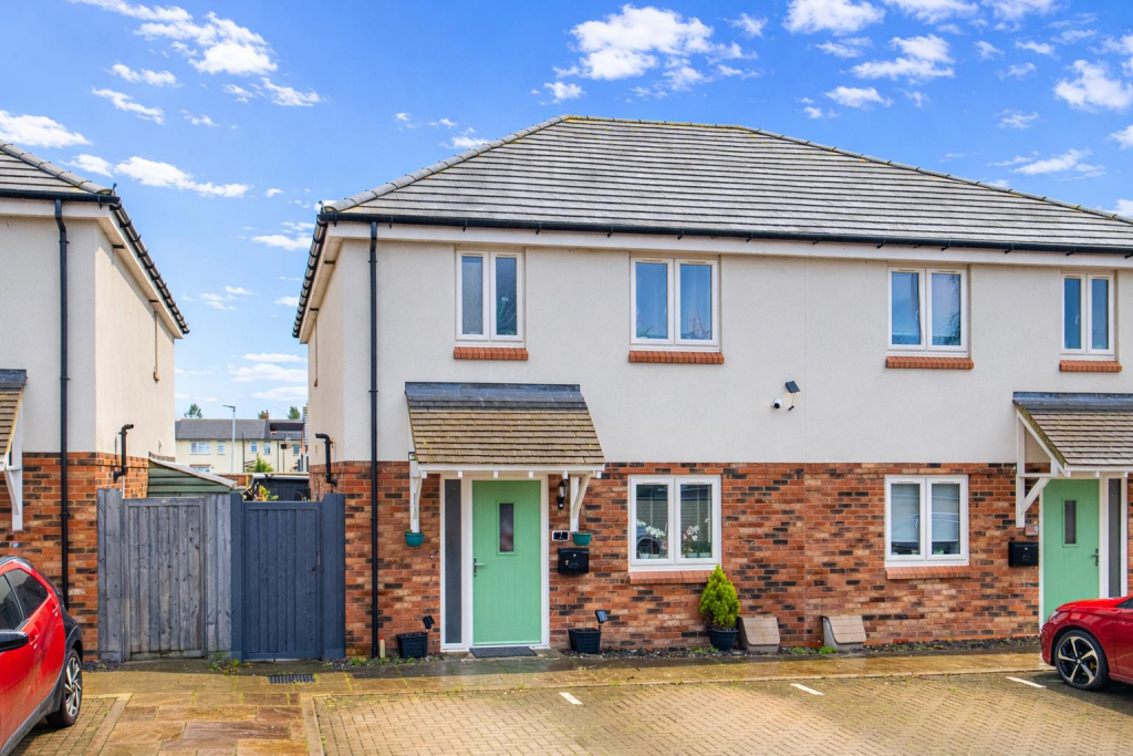 Main image of property: Ferndale Close, Finedon