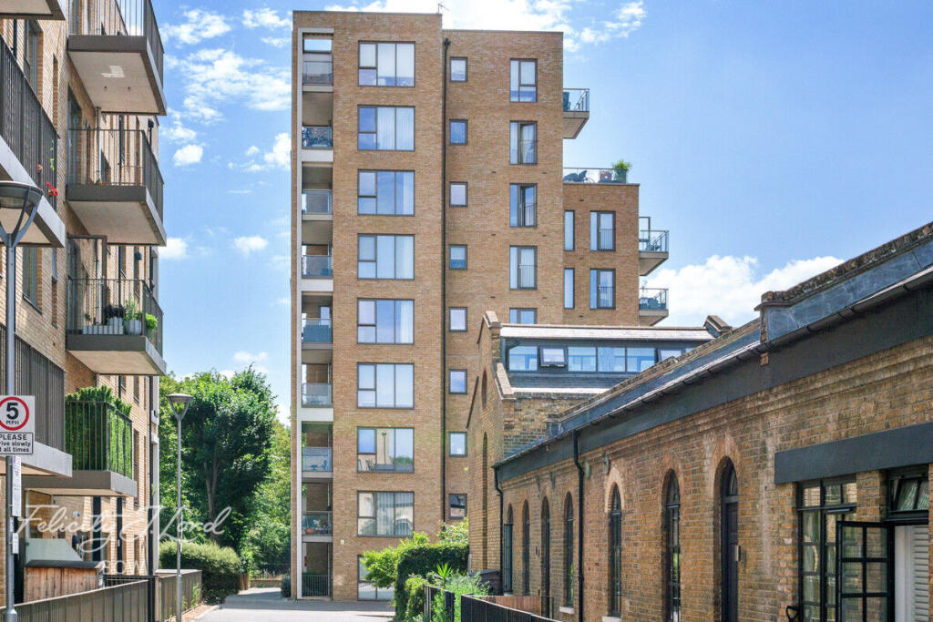 Main image of property: St Clements Avenue, London