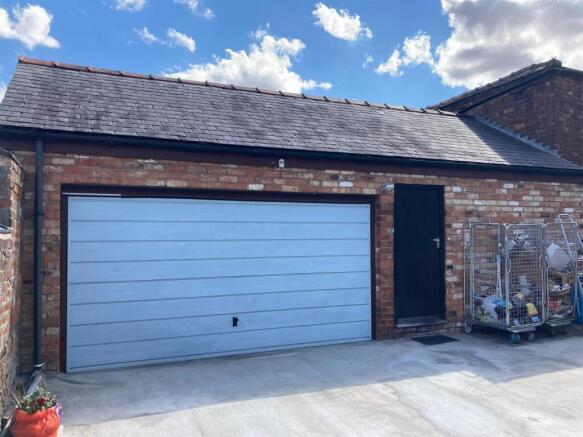 DOUBLE GARAGE