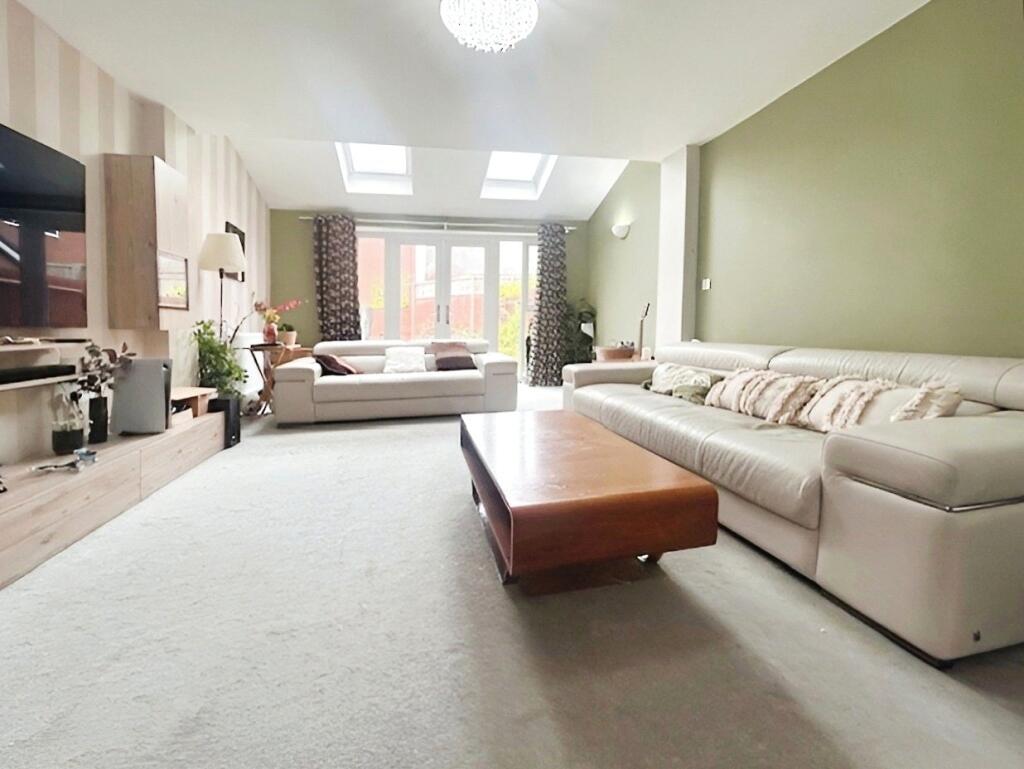 Fullbrook Drive, Basingstoke, Hampshire, RG21 photo 2