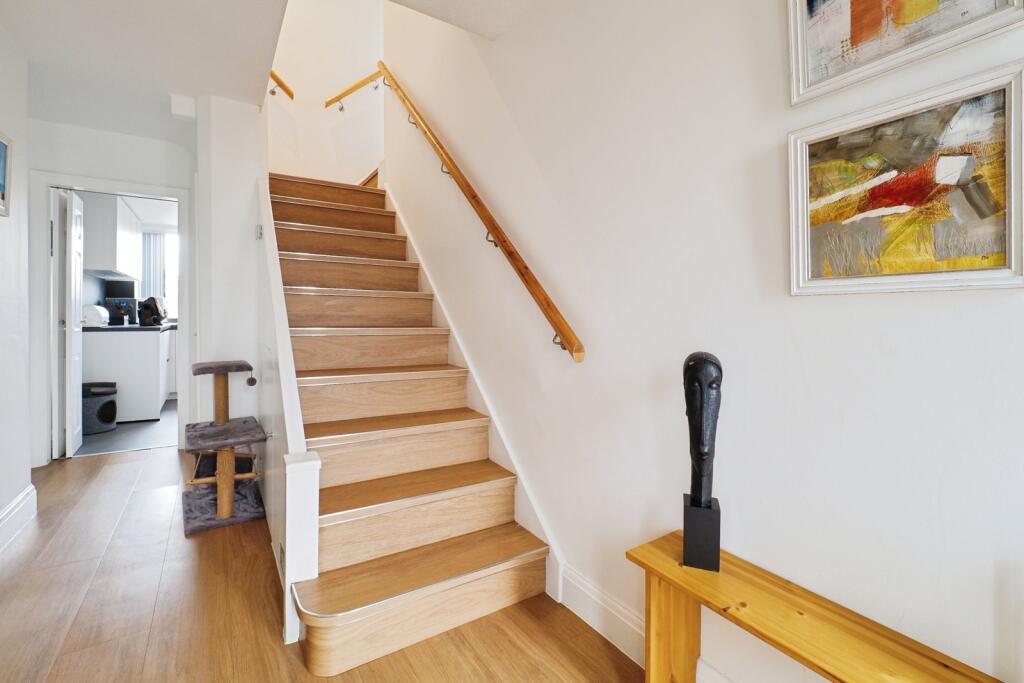 Highcroft Drive, Wollaton, Nottingham, NG8 photo 3